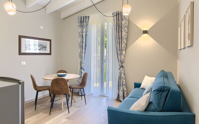 Accommodation:&nbsp;Pesco - First Floor Equipped Suite