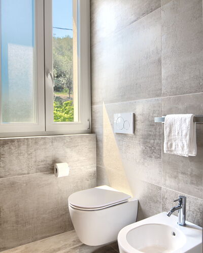Pesco - First Floor Equipped Suite
