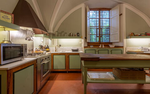 Castello Di Quarate: Property, Cabinetry, Furniture, Countertop, Window, Wood, Kitchen, Kitchen Appliance, Kitchen Stove, Lighting