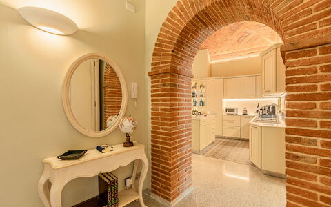 Charming Apartment Cartoni - Città Della Pieve, Um: Mirror, Furniture, Property, Building, Interior Design, Table, Flooring, Floor, Wood, Brick