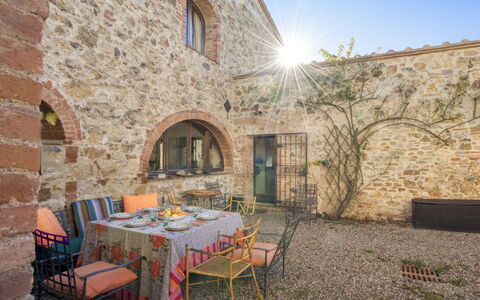 Lina - Podere Ribatti - Casole D'elsa, Toscana: Table, Property, Sky, Furniture, Window, Building, Chair, Interior Design, Plant, Outdoor Table