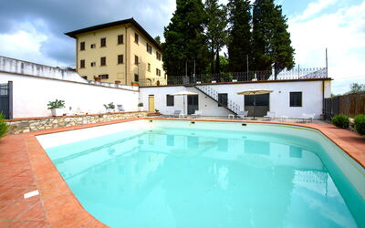 Villa Badiuzza: Water, Cloud, Plant, Sky, Property, Building, Swimming Pool, Window, Azure, Tree