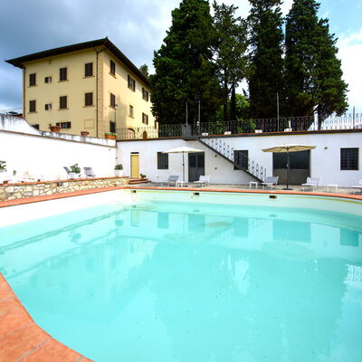 Villa Badiuzza: Water, Cloud, Plant, Sky, Property, Building, Swimming Pool, Window, Azure, Tree
