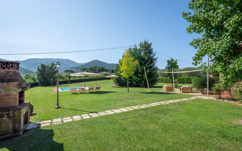 Le Vigne 4: Plant, Sky, Tree, Natural Landscape, Land Lot, Residential Area, Grassland, Grass, Leisure, Cottage