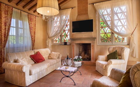 Le Vigne 4: Brown, Furniture, Property, Couch, Wood, Interior Design, Lighting, Living Room, Window, Comfort