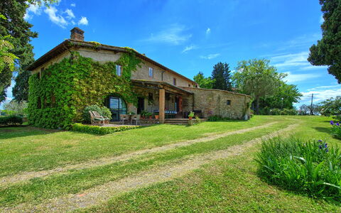 Maggiano: Cloud, Plant, Sky, Building, Property, Window, Tree, House, Natural Landscape, Land Lot