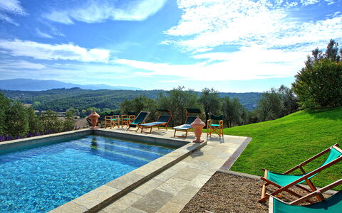 Villa Cona: Water, Cloud, Sky, Plant, Green, Swimming Pool, Tree, Outdoor Furniture, Grass, Leisure