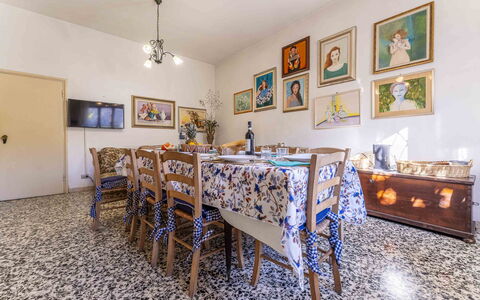 Casa Vacanza Mais - Camaiore, Toscana: Picture Frame, Table, Building, Azure, Wood, Interior Design, Floor, Flooring, Decoration, Chair