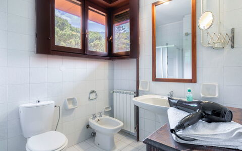 Tenuta De Paoli - Chianni, Pool, Wifi, Privacy, To: Mirror, Plumbing Fixture, Tap, Sink, Property, Bathroom Sink, Purple, Window, Interior Design, Bathroom