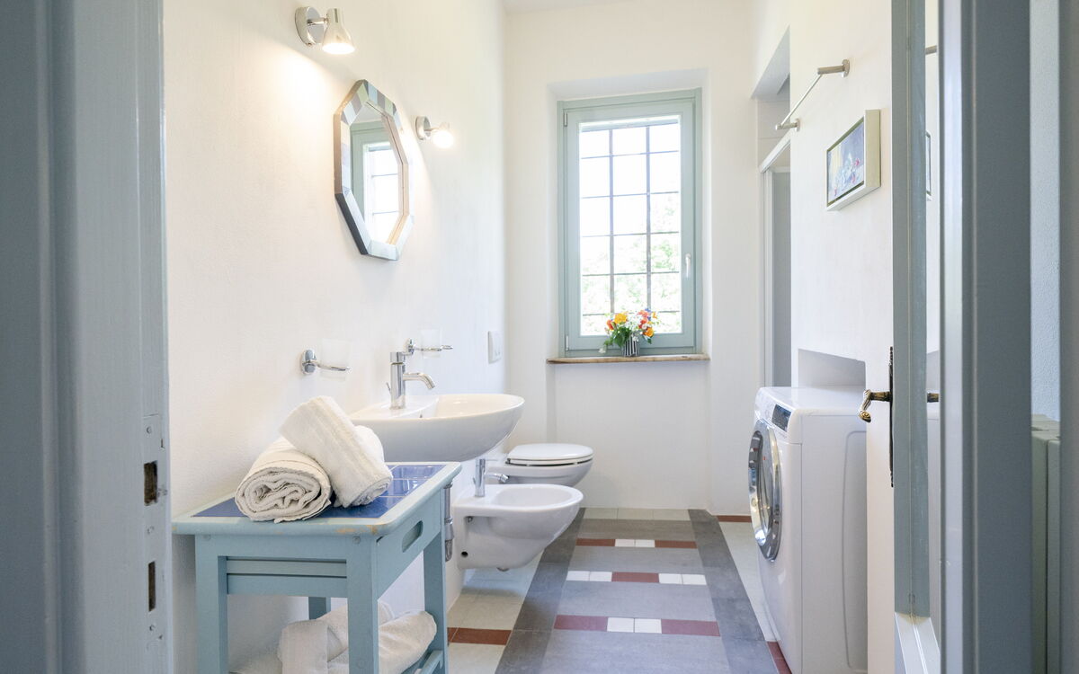 Accommodation:&nbsp;Nespola Holiday Home