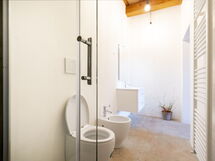 Accommodation:&nbsp;Nespola Holiday Home