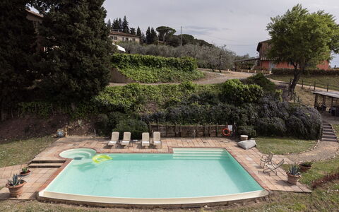 Cottage Botinaccio: Water, Plant, Property, Sky, Swimming Pool, Tree, Cloud, Grass, Rectangle, Leisure