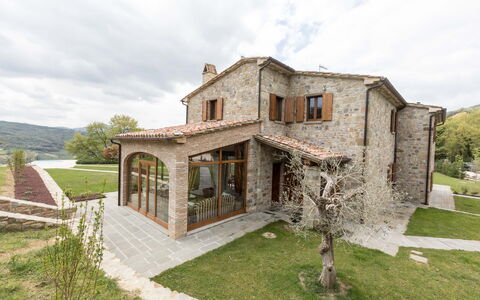 Villa Niccione: Cloud, Plant, Sky, Building, Window, House, Tree, Cottage, Rural Area, Landscape