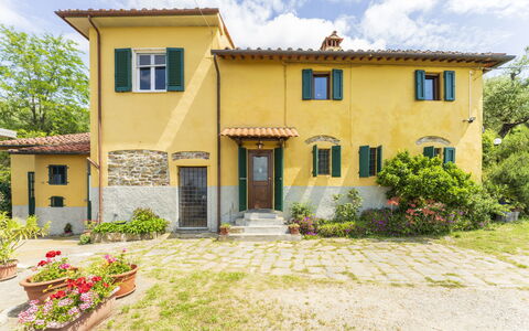 La Casa Di Elda, Holiday Home With Pool, Uzzano, T: Plant, Cloud, Building, Window, Sky, Door, Tree, House, Land Lot, Grass
