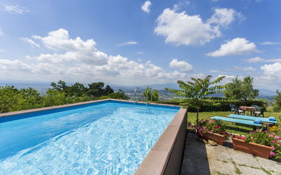 La Casa di Elda, Holiday Home with Pool, Uzzano, T