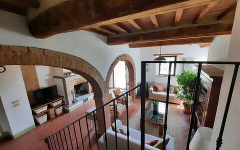 Casa Le Crete: Property, Building, Houseplant, Wood, Plant, Living Room, Beam, Flooring, Hardwood, Fence