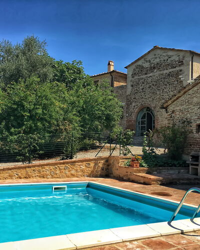 Villa San Giovanni: Sky, Water, Plant, Property, Building, Azure, Window, Swimming Pool, Tree, Rectangle