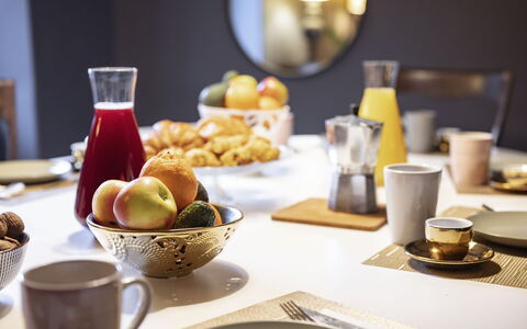 Mulino Morandi: Food, Table, Tableware, Furniture, Dishware, Drinkware, Plate, Cup, Serveware, Ingredient