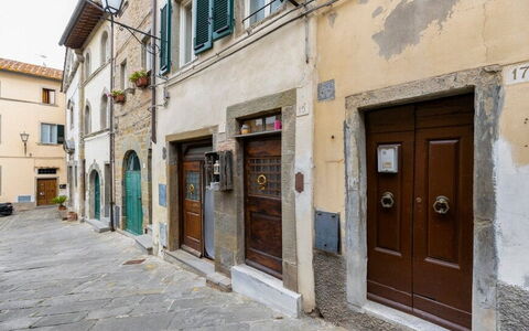 La Piccina: Window, Door, Wood, Building, Facade, Road, Road Surface, Alley, House