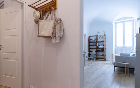 Atelier la Scala: Property, Furniture, Door, Wood, Interior Design, Floor, Building, Flooring, Shelving, Cabinetry