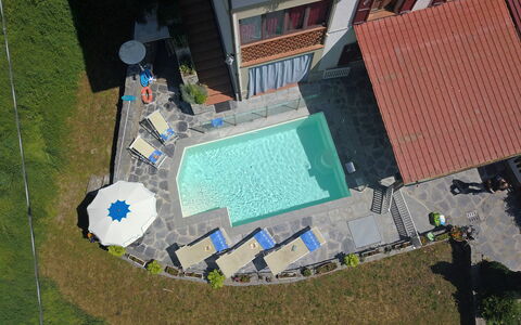 Villa La Rocca: Building, Window, Urban Design, Plant, Leisure, Landscape, Grass, Landmark, City, Bird'S-Eye View