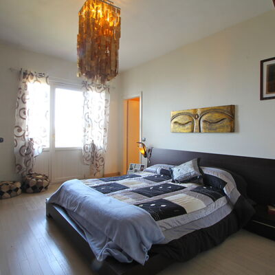 Panorama: Property, Furniture, Picture Frame, Building, Comfort, Wood, Textile, Interior Design, Floor, Flooring