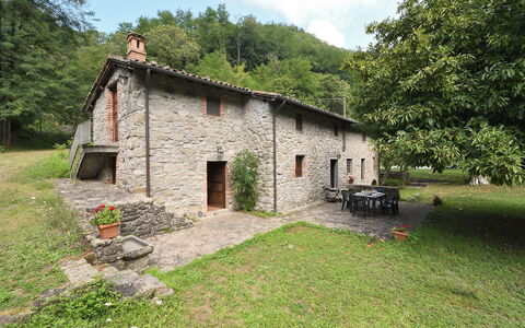 Villa Del Mulino: Plant, Property, Sky, Tree, Natural Landscape, Cloud, Building, Land Lot, Window, Cottage