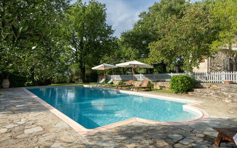 Villa Ida: Water, Plant, Property, Cloud, Swimming Pool, Tree, Shade, Leisure, Sky, Landscape