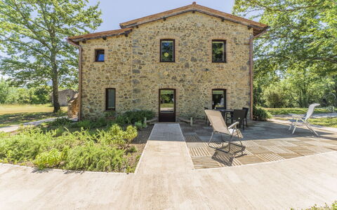 Le Casaline Di Sopra, Massa Marittima: Plant, Property, Building, Window, Sky, Road Surface, Tree, Land Lot, House, Grass