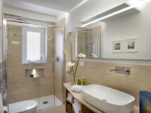 Boheme With Beach & Breakfast Included