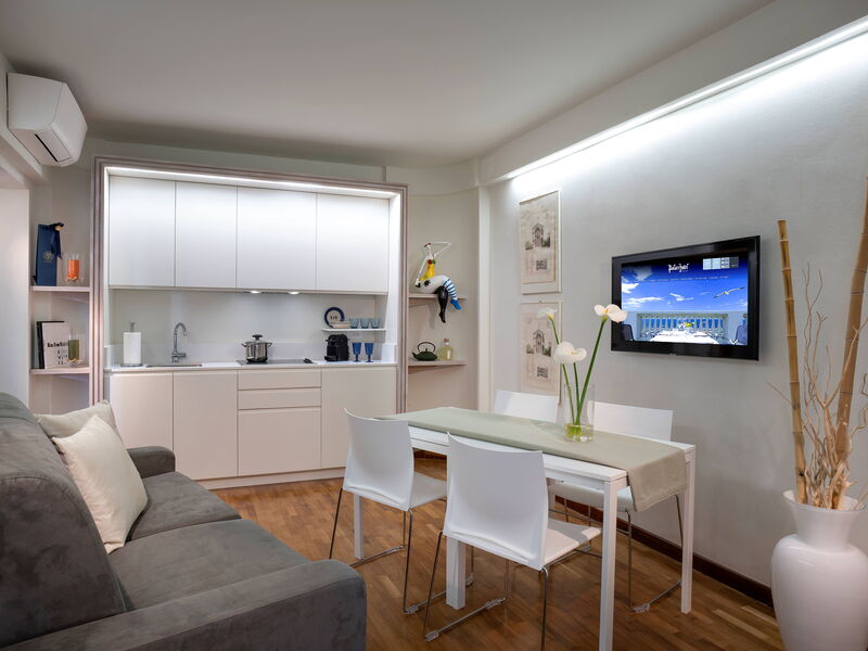 Boheme With Beach & Breakfast Included