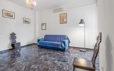 Romina Apartment, Florence, Campo Marte: Flooring, Floor, Interior Design, Room, Couch, Furniture, Ceiling, Apartment, Living Room