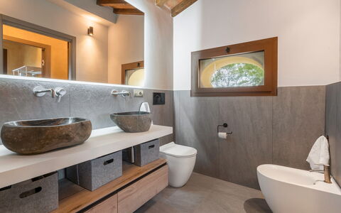 Punteriolo Spereto Family Apartment With Pool,: Brown, Mirror, Tap, Plumbing Fixture, Property, Bathroom Sink, Bathroom Cabinet, Sink, Bathroom, Wood