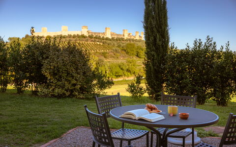 Le Volte, Borgo Campassini, Monteriggioni: Grass, Shrub, Landscape, Land Lot, Groundcover, Garden, Outdoor Furniture, Landscaping, Lawn, Yard