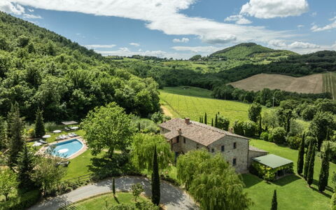 Podere Monti: Estate, Garden, Villa, Hacienda, Mansion, Eco Hotel, Plantation, Backyard, Farmhouse, Courtyard