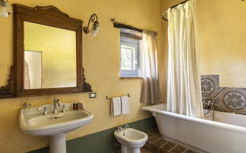Podere Monti: Bathroom, Plumbing Fixture, Wall, Interior Design, Bathroom Sink, Bathtub, Flooring, Tap, Sink, Floor