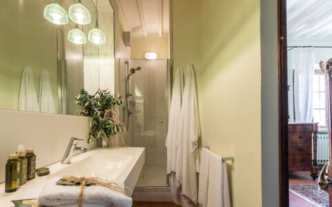 Villa Cerreta: Wall, Interior Design, Flooring, Floor, Ceiling, Lighting, Home, Light Fixture, Room, Bathroom