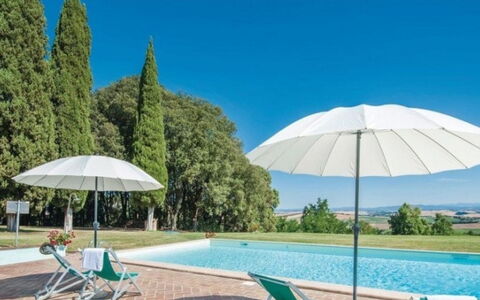 Il Tinaio: Shade, Swimming Pool, Umbrella, Garden, Landscaping, Villa, Eco Hotel, Outdoor Furniture, Farmhouse