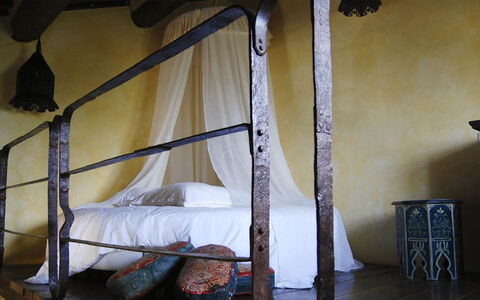 Poggio Aperto: Wood, Floor, Bedroom, Canopy Bed, Bed Frame, Bed, Linens, Bedding, Hardwood