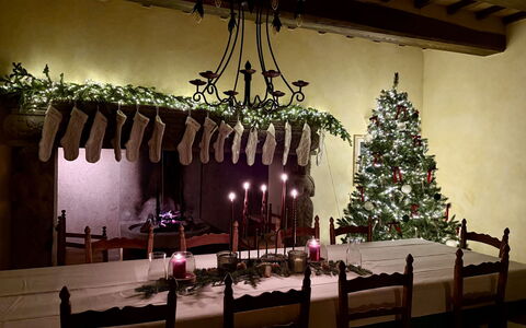 Poggio Aperto: Furniture, Interior Design, Lighting, Table, Tablecloth, Linens, Dining Room, Decoration, Restaurant