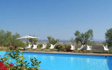 Villa Giuncheto: Swimming Pool, Resort, Eco Hotel, Villa, Hotel, Estate, Hacienda, Sunlounger, Outdoor Furniture, Resort Town