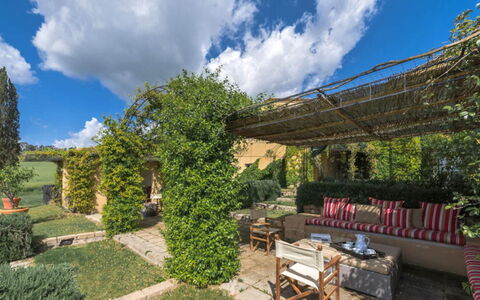 Villa Il Serraglio: Garden, Shrub, Land Lot, Plant Community, Landscaping, Groundcover, Yard, Backyard, Estate