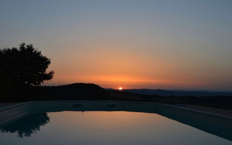 Podere del Mezzadro: Sky, Horizon, Nature, Dusk, Afterglow, Sunset, Evening, Sunrise, Landscape, Red Sky At Morning