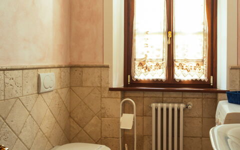 La Pergola: Flooring, Wall, Plumbing Fixture, Floor, Bathroom, Interior Design, Tap, Sink, Plumbing, Bathroom Sink