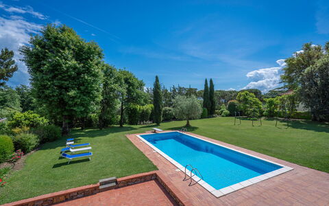 Il Villino Del Collezionista With Pool In Pistoia: Blue, Swimming Pool, Garden, Estate, Lawn, Landscaping, Shade, Leisure, Hacienda, Yard