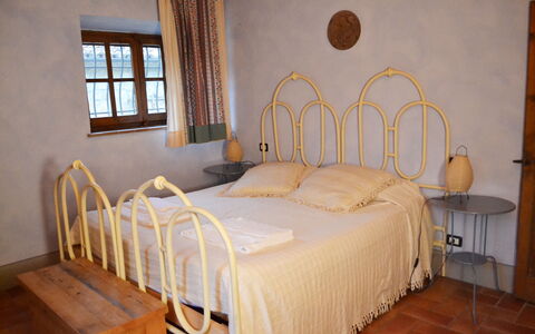 Appartamento Poggiolo, Wifi, Near Perugia: Bed, Furniture, Bedroom, Wood, Bedding, Interior Design, Bed Sheet, Floor, Bed Frame, Flooring