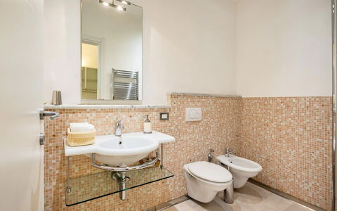 Casa Garibaldi - Levanto: Bathroom, Bathroom Sink, Plumbing Fixture, Flooring, Interior Design, Sink, Floor, Tap, Plumbing, Mirror