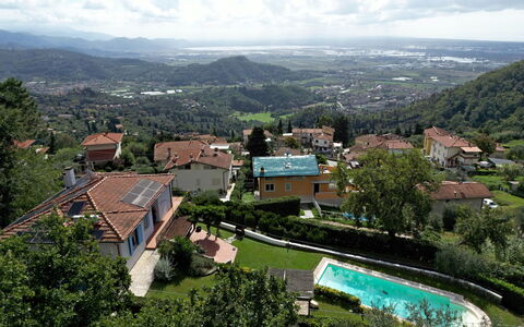 Villa Corsanico: Mountainous Landforms, Hill, Roof, Residential Area, Highland, Mountain, Landscape, House, Hill Station, Rural Area