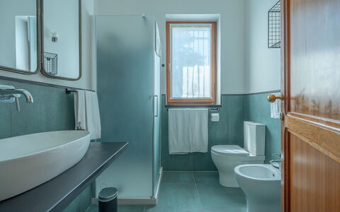 Ca' Nelly: Plumbing Fixture, Bathroom, Sink, Bathroom Sink, Interior Design, Flooring, Tap, Floor, Plumbing, Toilet