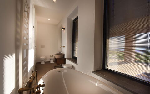 Podere Vigna Nuova: Interior Design, Wall, Plumbing Fixture, Bathroom, Flooring, Ceiling, Bathtub, Floor, Lighting, Plumbing